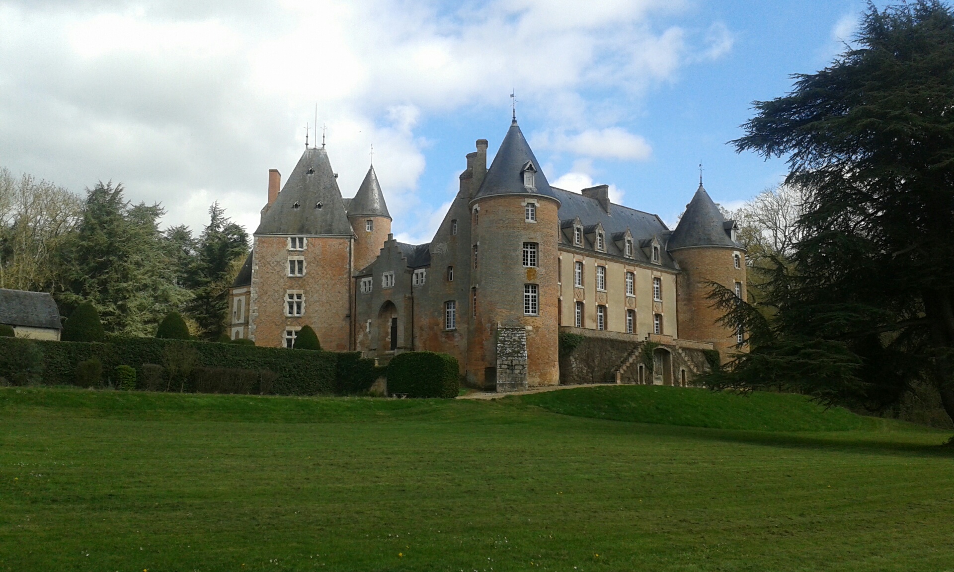 Sale castles and manorhouses in France, Alderlieste Real Estate