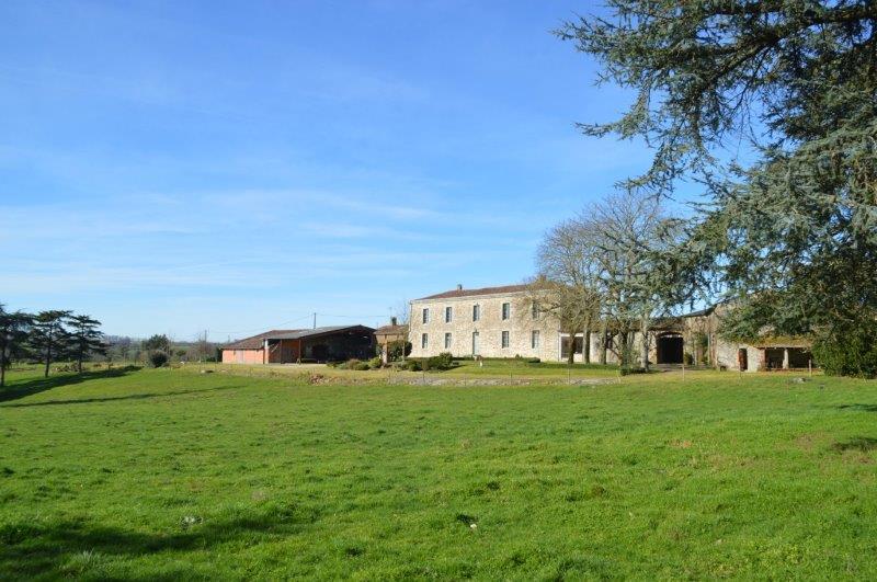 Sale castles, manorhouses, mansionhouses, monuments, properties, lux