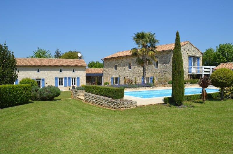 Sale castles, manorhouses and lux properties in France,